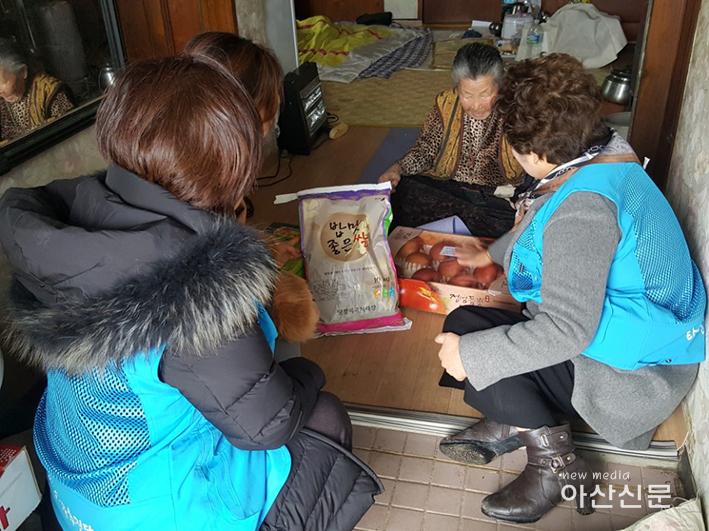 3. 탕정면 행복키움, 설명절 선물전달.jpg