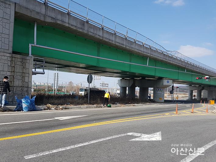 2. 탕정면, 43호 국도 용두교차로.jpg