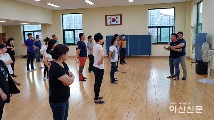 시민경찰 대상 호신술.jpg