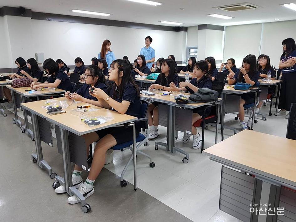 (온양여중)2018 한양대학교 진로체험 사진(2).jpg