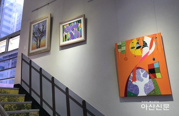 1. 소쿠리계단갤러리.jpg