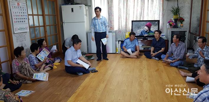 4. 도시재생과, 자매결연 마을 찾아 폭염 홍보 - 1번 사진.jpg