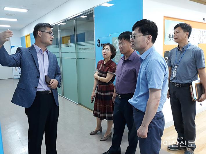 5. 아산시 복지문화국장, 민원현장 방문의날 현장방문 나서.jpg