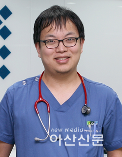 이동욱 교수.png