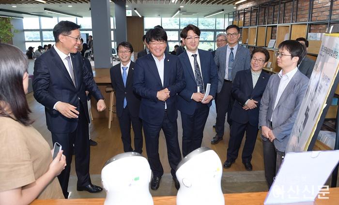 2019-5-23 [순천향대 보도사진] 23일 박완주 국회의원-앙봇 시연.jpg