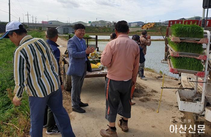 2.둔포면 모내기철 현장 소통.jpg