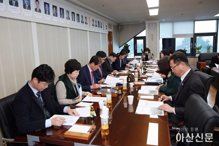 제2회의원회의 사진.JPG