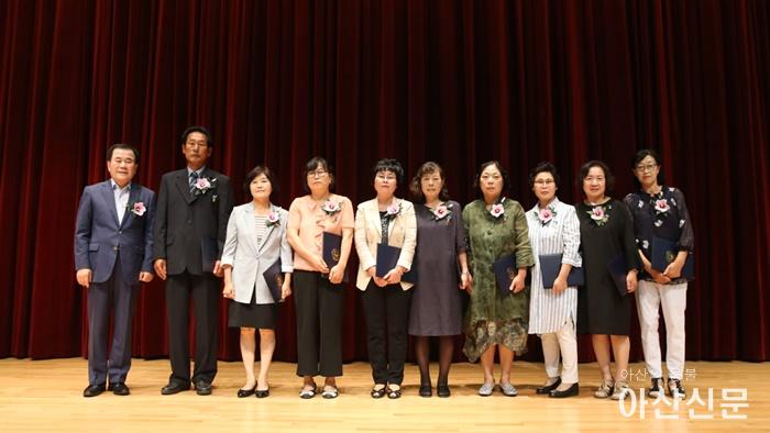 20190628 충남교육청 2019 상반기 퇴임 공무원 훈,포장 전수1.jpg