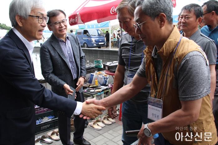 1유병훈 아산시 부시장, 이·통장 체육대회 파이팅!.JPG