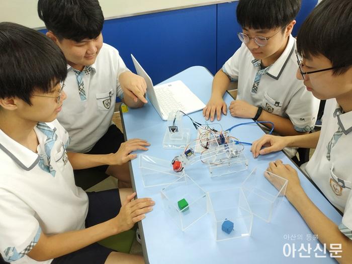 크기변환_사진 3. 교육 받고 있는 가온고등학교 학생#2.jpg