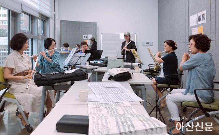 4. 아산시, 은행나무길 축제에 펼쳐지는 피아노와‘아산시 1인 1악기’의 선율.jpg