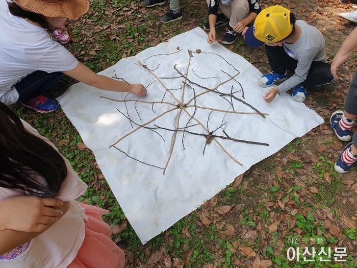 4. 아산시, 숲 해설가가 들려주는 가을 숲 이야기 “인기”.jpg