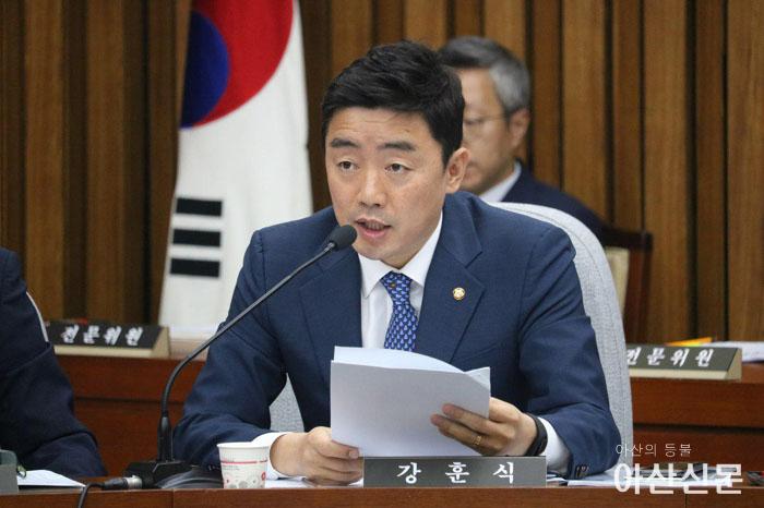 강훈식 의원 사진 copy.jpg