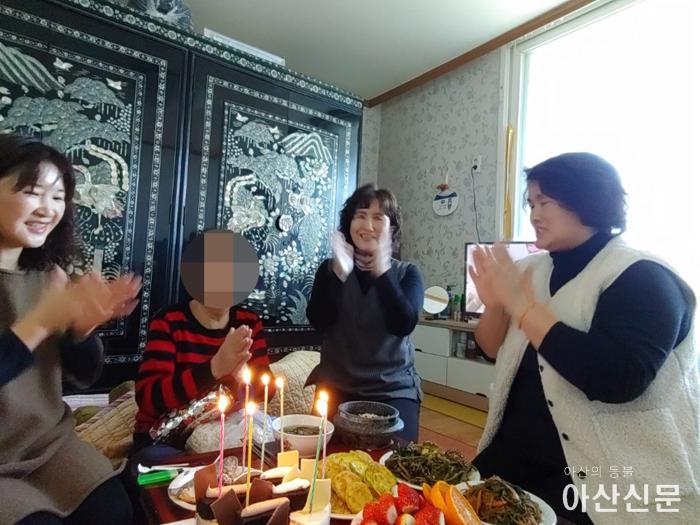 3. 신창면, 아산시 안전지도자협회 생신잔치 copy.jpg