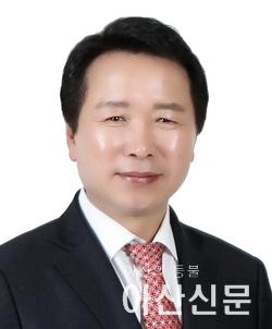 사본 -04  반신 명노희 사진.png