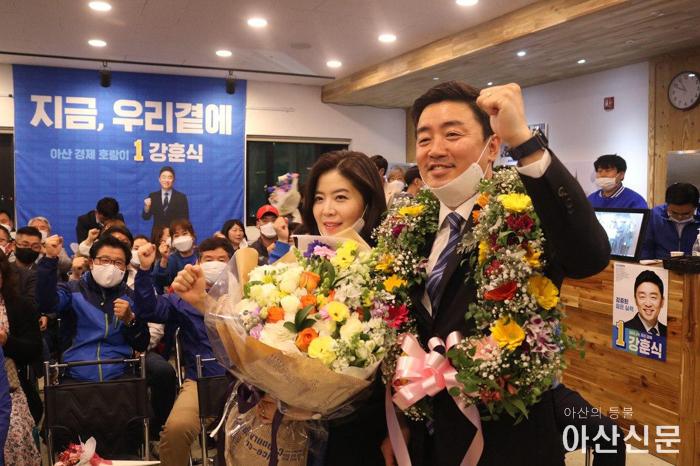 [보도자료] 강훈식 국회의원 당선자 당선소감문 (사진).jpg