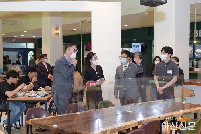 2020-6-4(목) [순천향대 보도사진] 학생식당 푸드코트에서 특별한 오찬간담회_총학 간부학생들과 시설투어(2).jpg