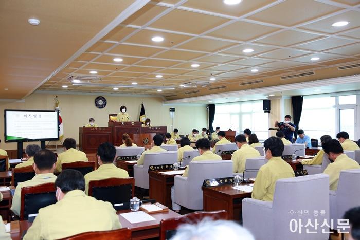 지난 제221회 임시회 본회의 개회장면.JPG