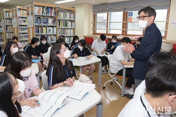 2020-6-23 [순천향대 보도사진] 운암고 수험생 대상_대입설명회 및 모의면접 진행_2.jpg