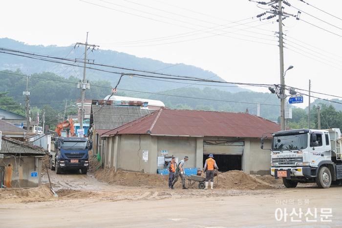 4. 국군장병 봉사활동 모습.jpg