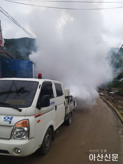 3. 아산시, 수해지역 집중 방역 실시1597046074700.jpg