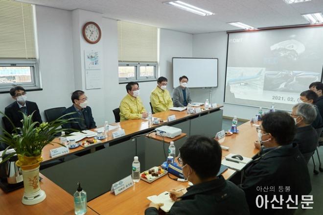2-1. 오세현 아산시장, 수출기업 ㈜디엠티, 장암칼스㈜ 현장 방문 (1).jpg