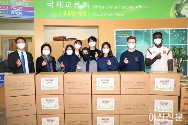 크기변환_사진 1. 코로나19 극복을 위한 희망키트 전달식 단체 사진.jpg