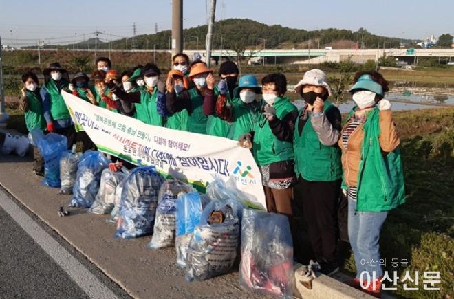 15. 둔포면, 관대리 일대 아름다운 꽃길 정비 실시.jpg