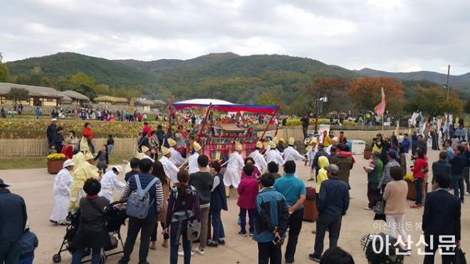 4. 아산시, 2021년 외암민속마을 짚풀문화제 취소 결정.jpg