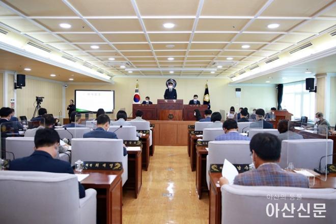 제233회 임시회 1차 본희의 사진.JPG