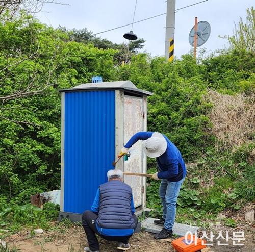 1. 송악면 행복키움, 홀몸 어르신 집수리 봉사활동 실시.jpg