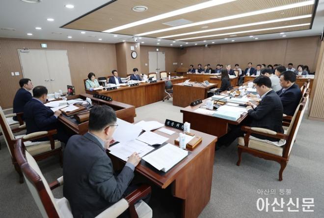 230511_제344회 임시회 복지환경위원회(2차) (2).jpg