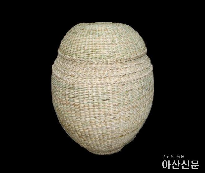 5. 아산시 ‘짚풀공예 전수사업’ 참가자 전국 공모전 2년 연속 ‘대상’ (1).jpg