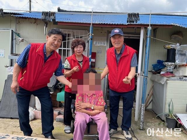 1. 배방읍 행복키움추진단, 사랑의 집수리 지원.jpg