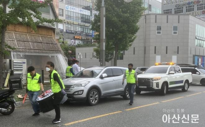 4. 아산시, 둔포면 불법광고물(에어라이트) 일제 정비.jpg