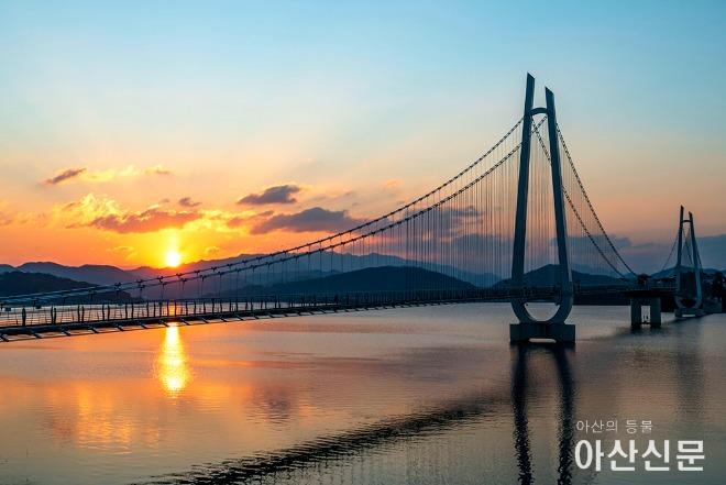 1-2. 논산 탑정호 출렁다리(일몰).jpg